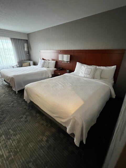 Courtyard by Marriott Kingston Highway 401/Division Street主图