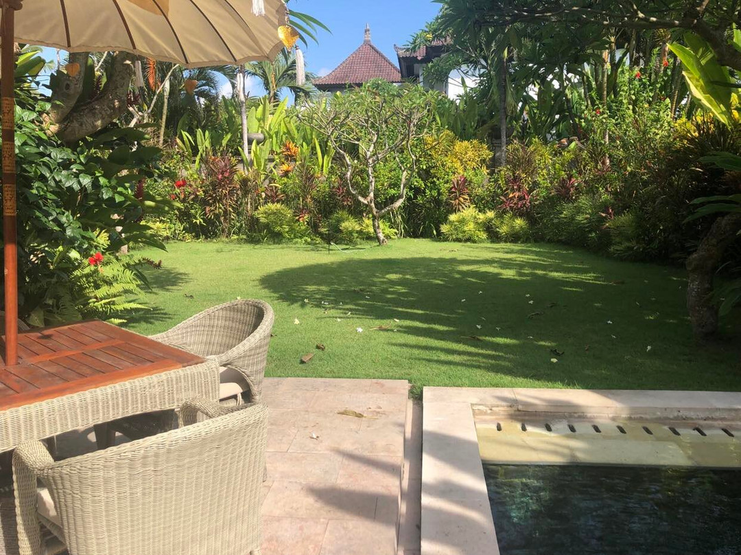 巴厘岛卡拉马斯天鹅别墅主图