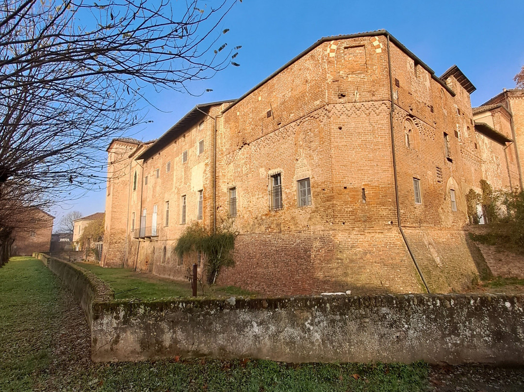 Castello Sannazzaro Di Giarole-Giarole必去景点