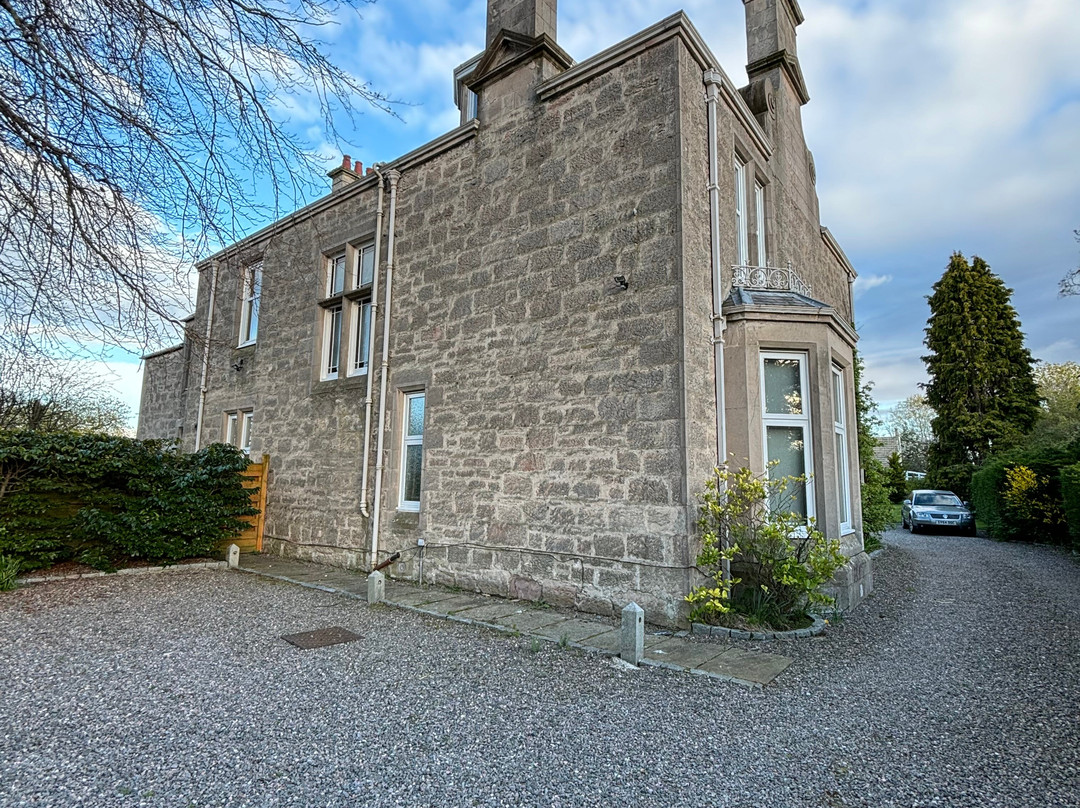 塔利艾尔酒店主图