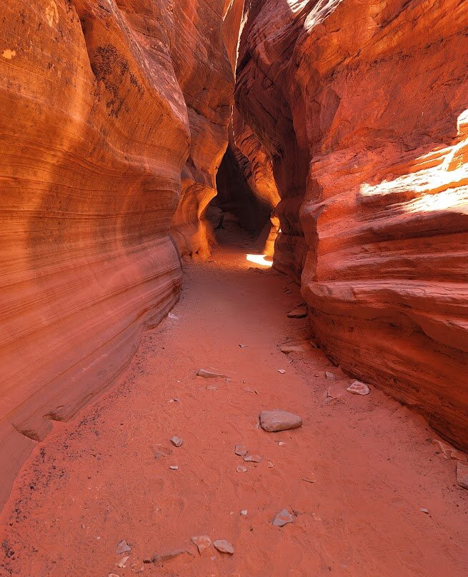 Peek-A-Boo Slot Canyon-卡纳布必去景点