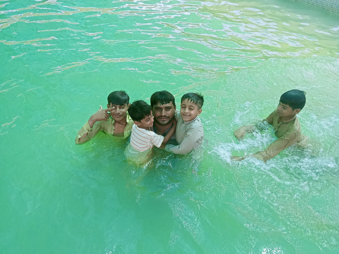 Executive Paradise Swimming Pool Multan-Multan必去景点