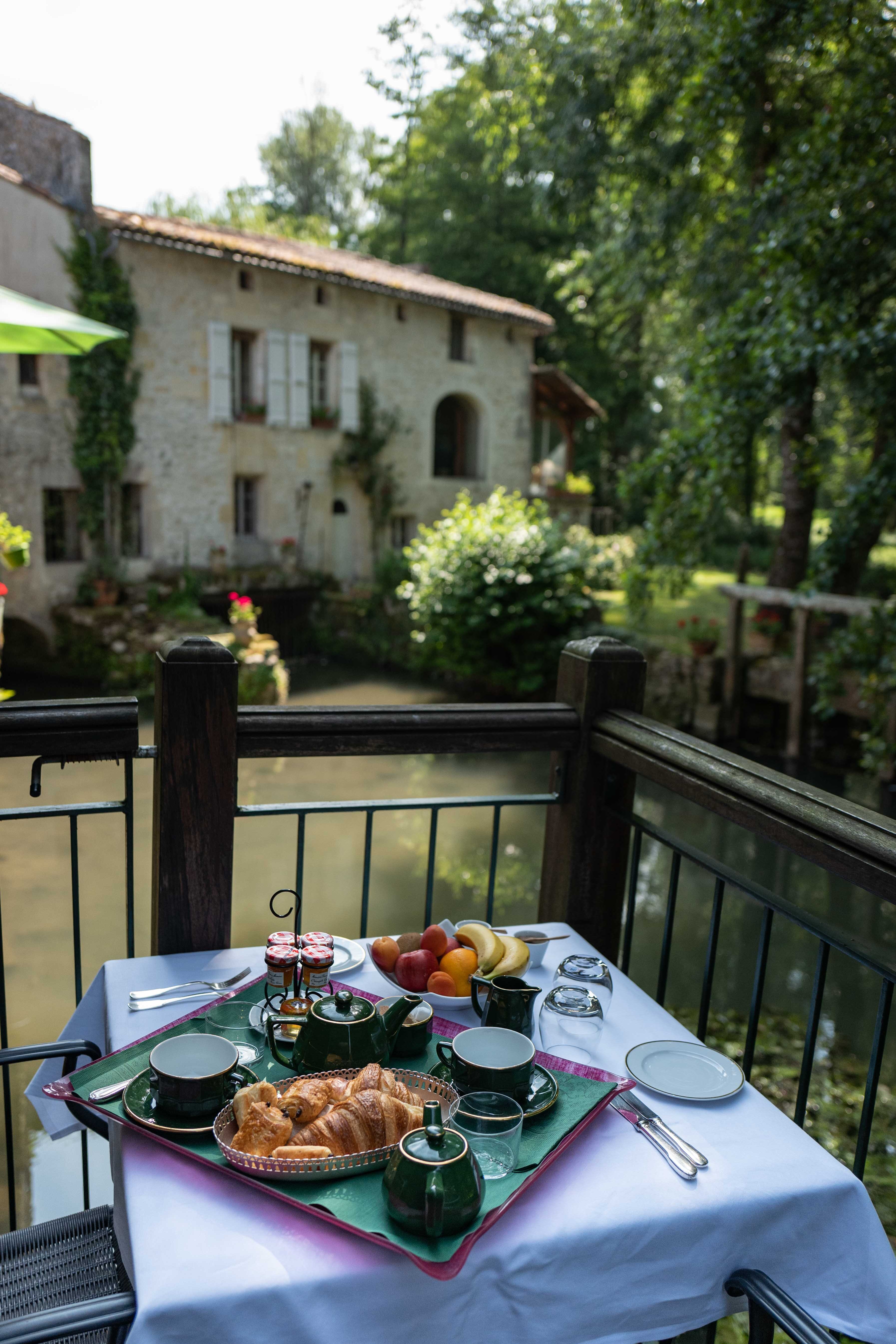 Hotel Du Moulin Du Val De Seugne-餐饮