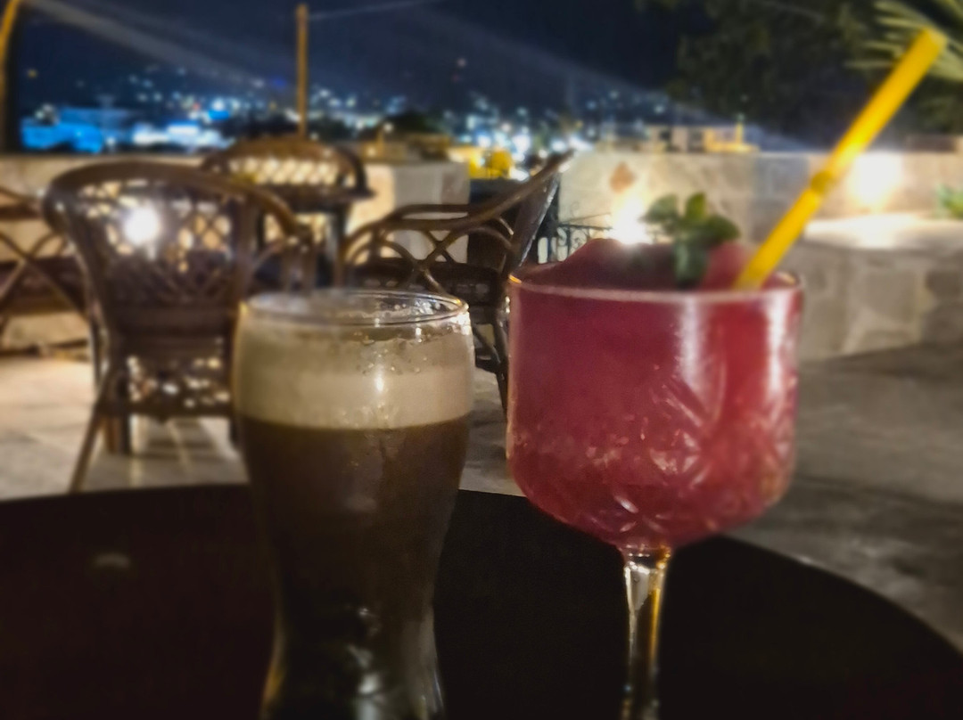 Cave Bar-卡拉马其必去景点