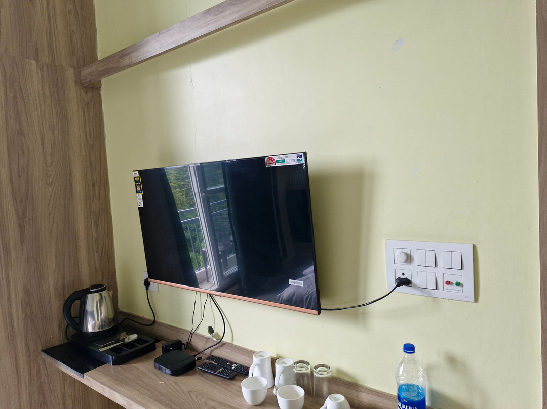 Divine By The Lake Hill主图