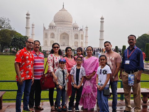 Taj Tour Guide Service