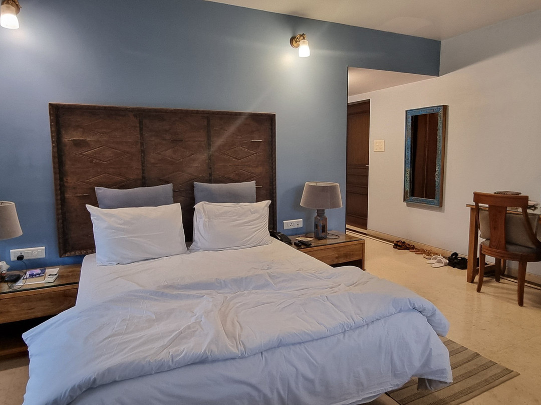 The Almond Tree主图