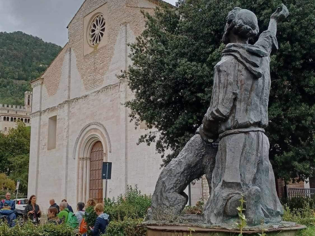 Monumento a San Francesco e il Lupo-古比奥必去景点