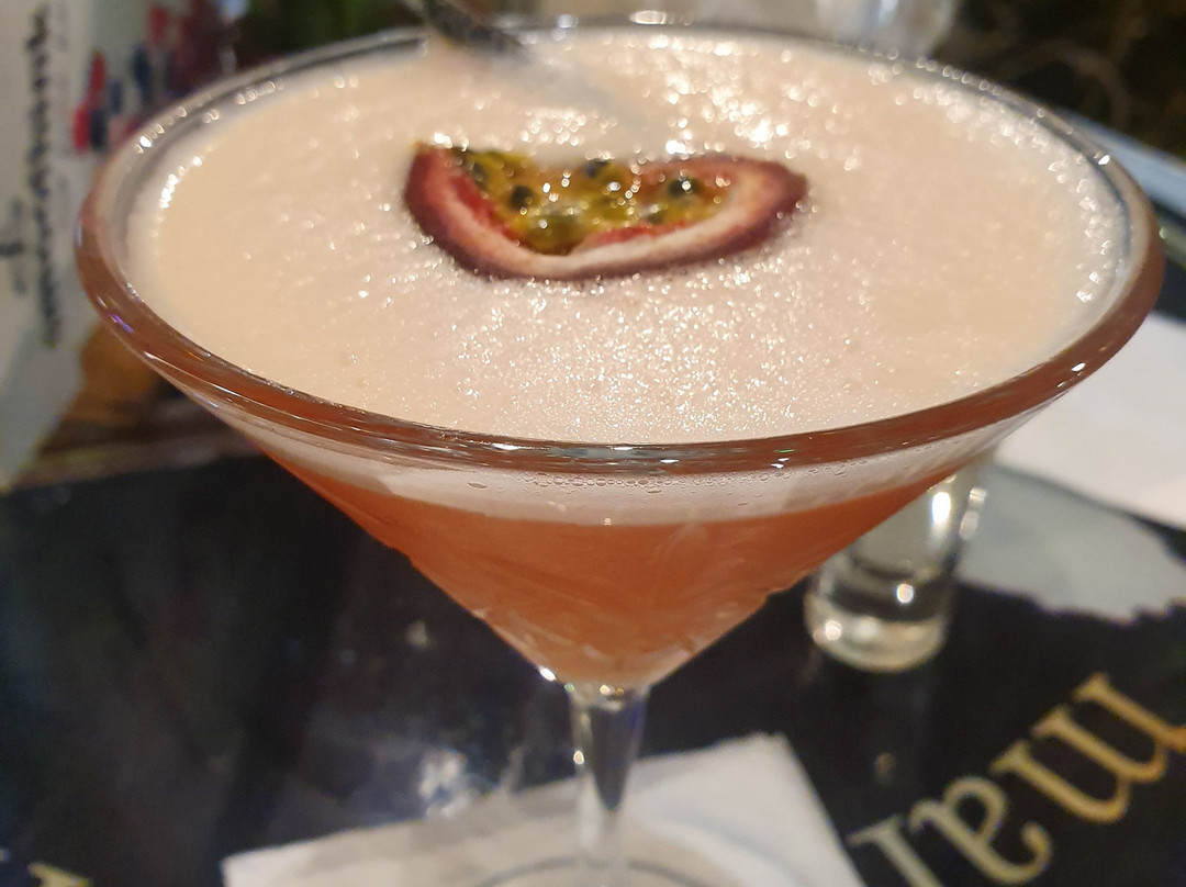 Yamas Cocktail Bar-Lardos必去景点