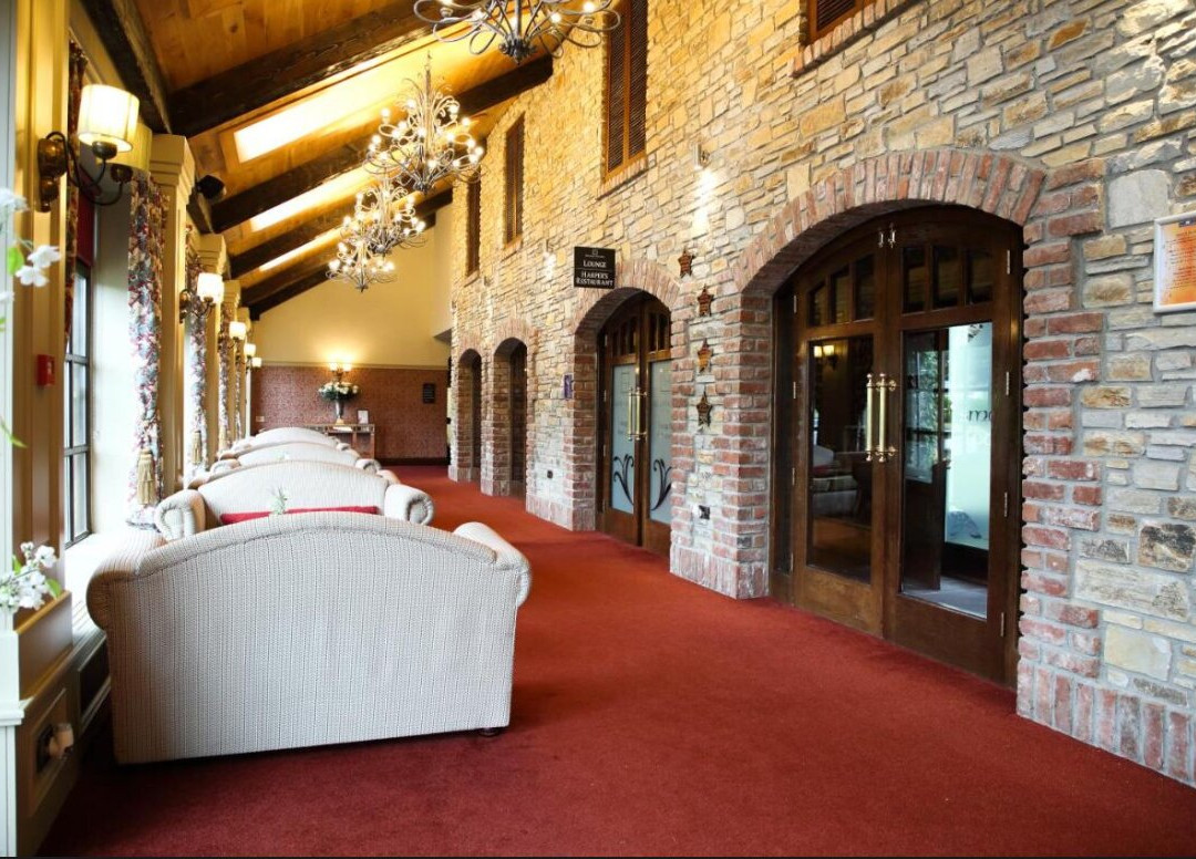 Mulroy Woods Hotel主图