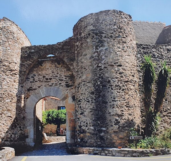 Château de Castelnou景点图片