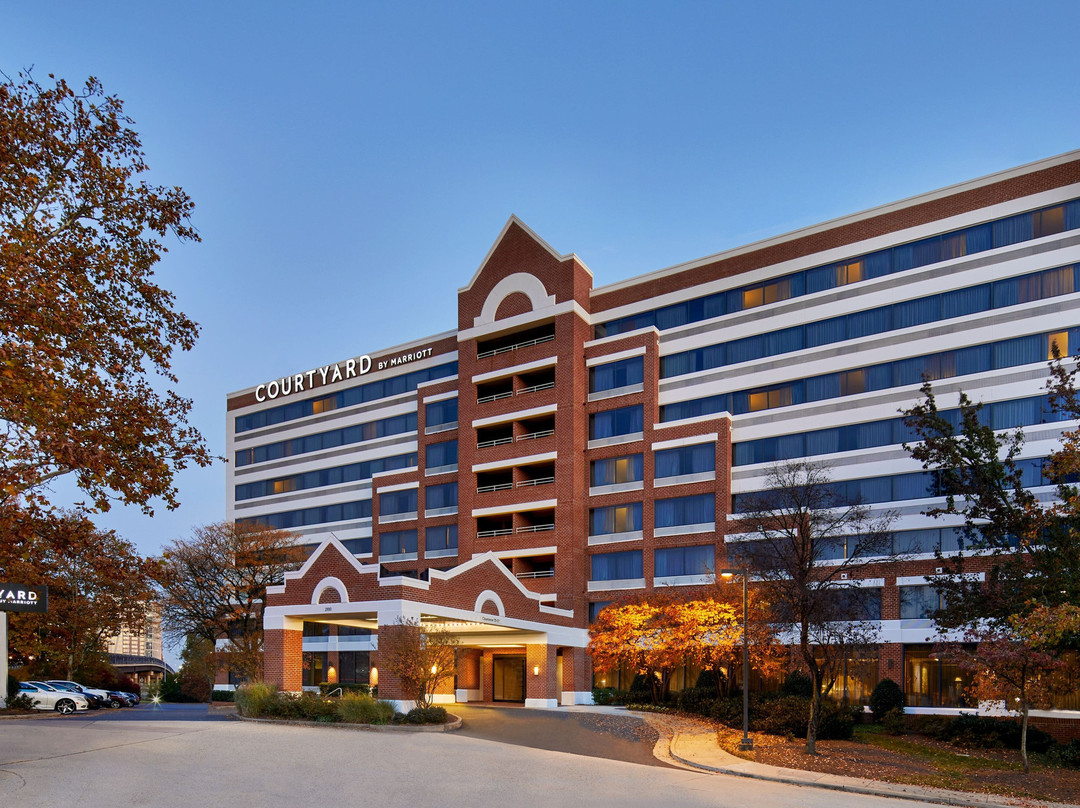 Courtyard by Marriott Alexandria Old Town/Southwest主图