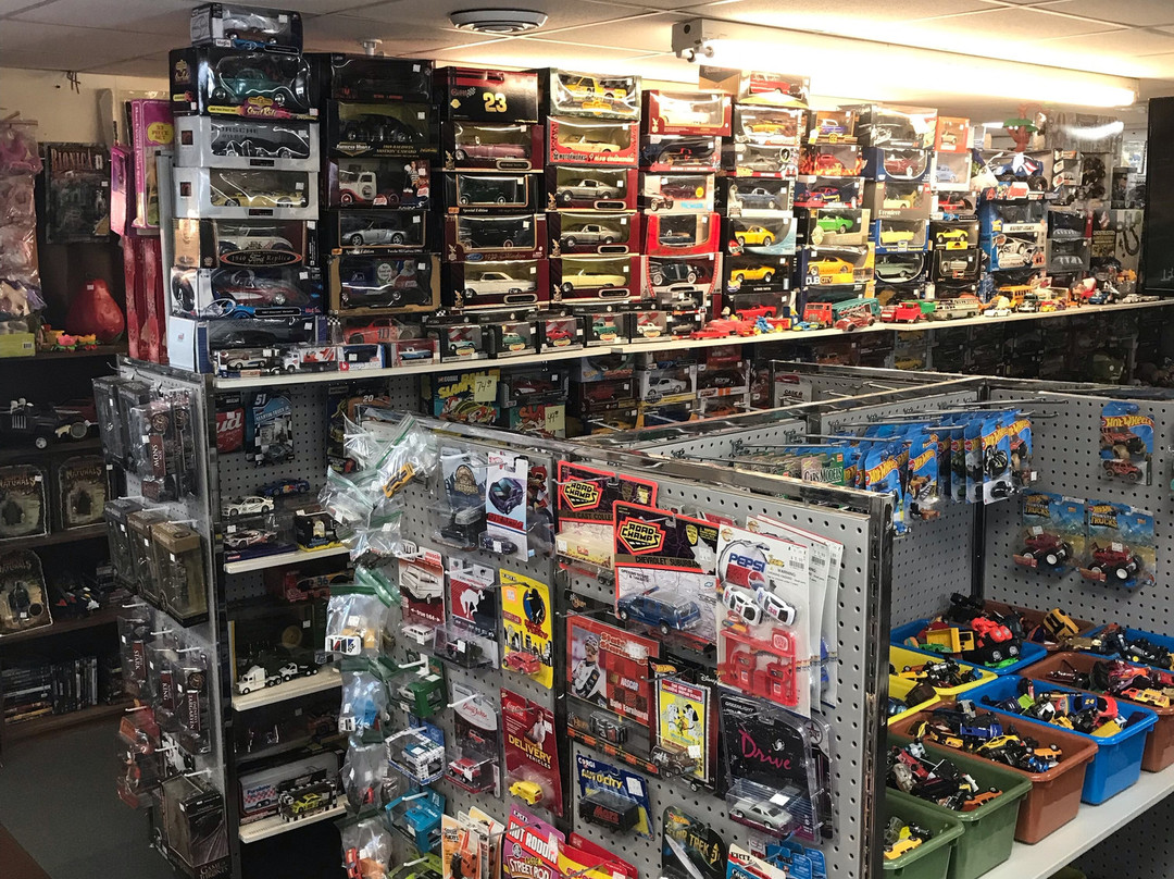 K&B Toys and Collectibles-Menomonie必去景点