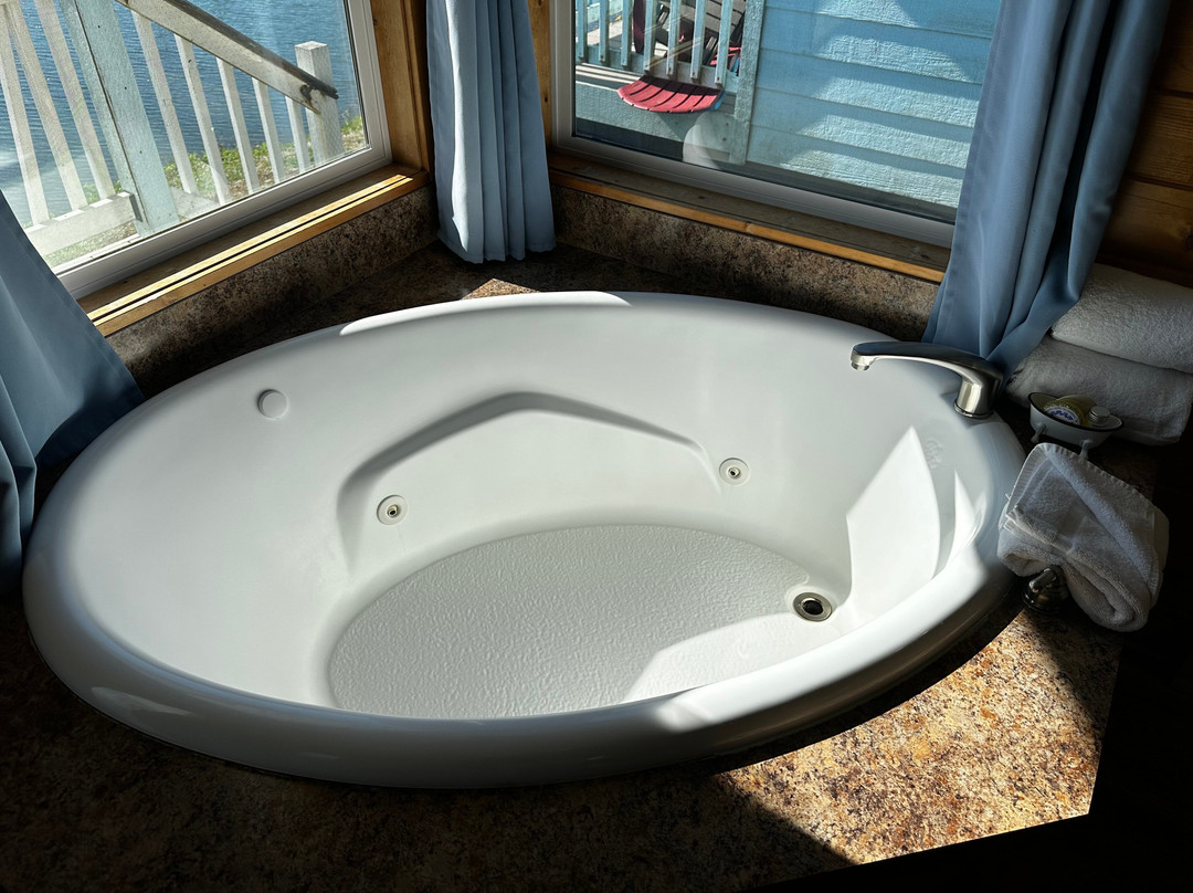 Westport Marina Cottages Motel主图