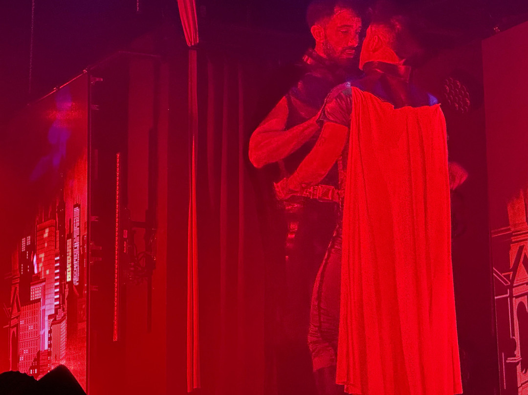 Coco Cabaret-瓦拉塔港必去景点