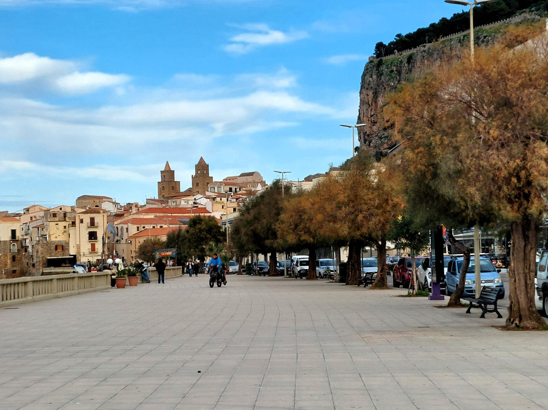 Lungomare Cristoforo Colombo景点图片
