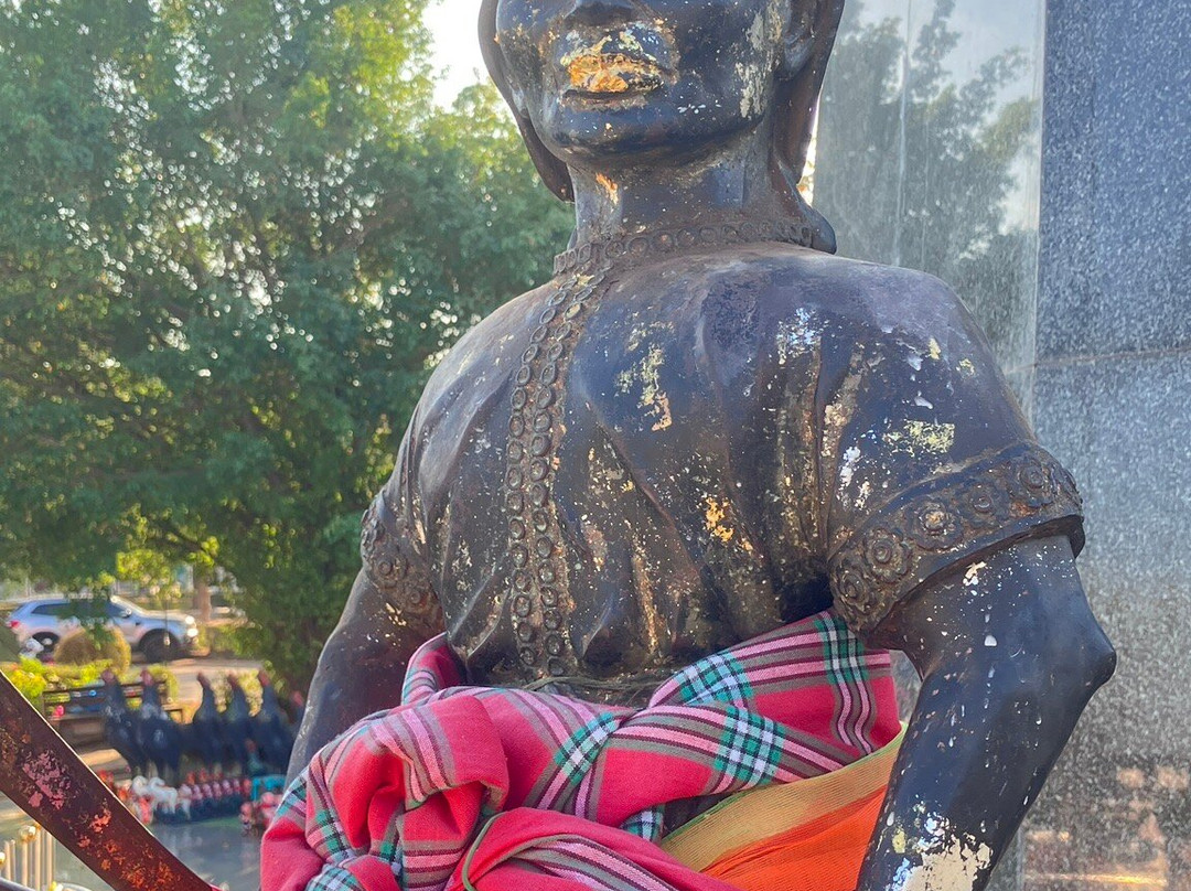 Praya Phichai Dap Hak Memorial-程逸必去景点