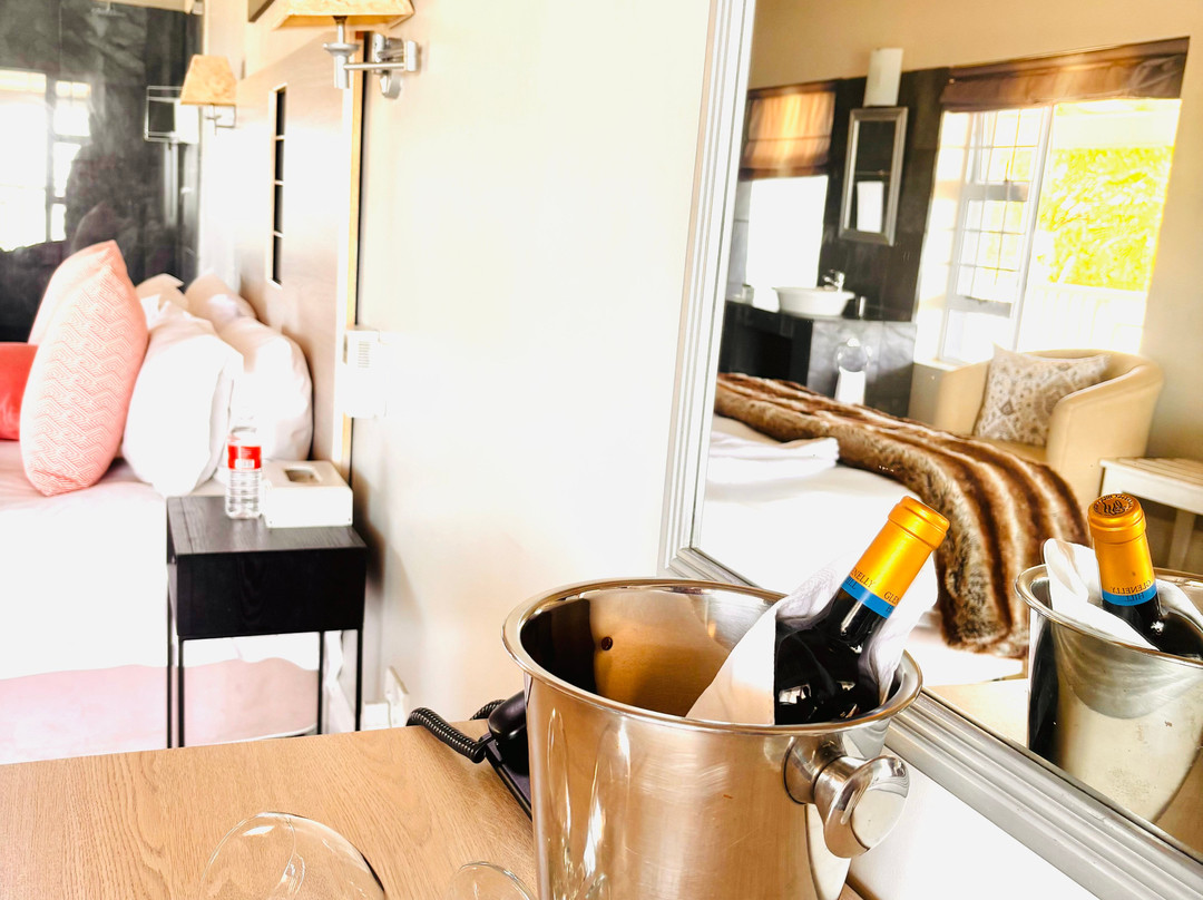 Sir Roy's At The Sea主图