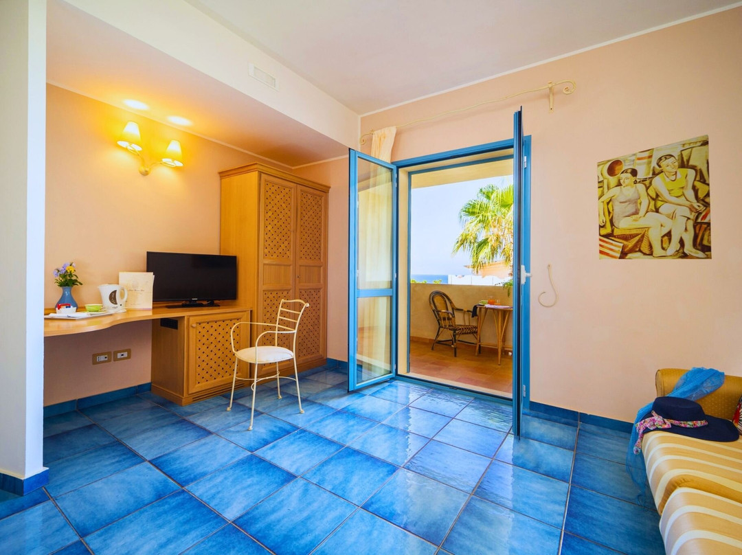 伊波密亚俱乐部酒店主图