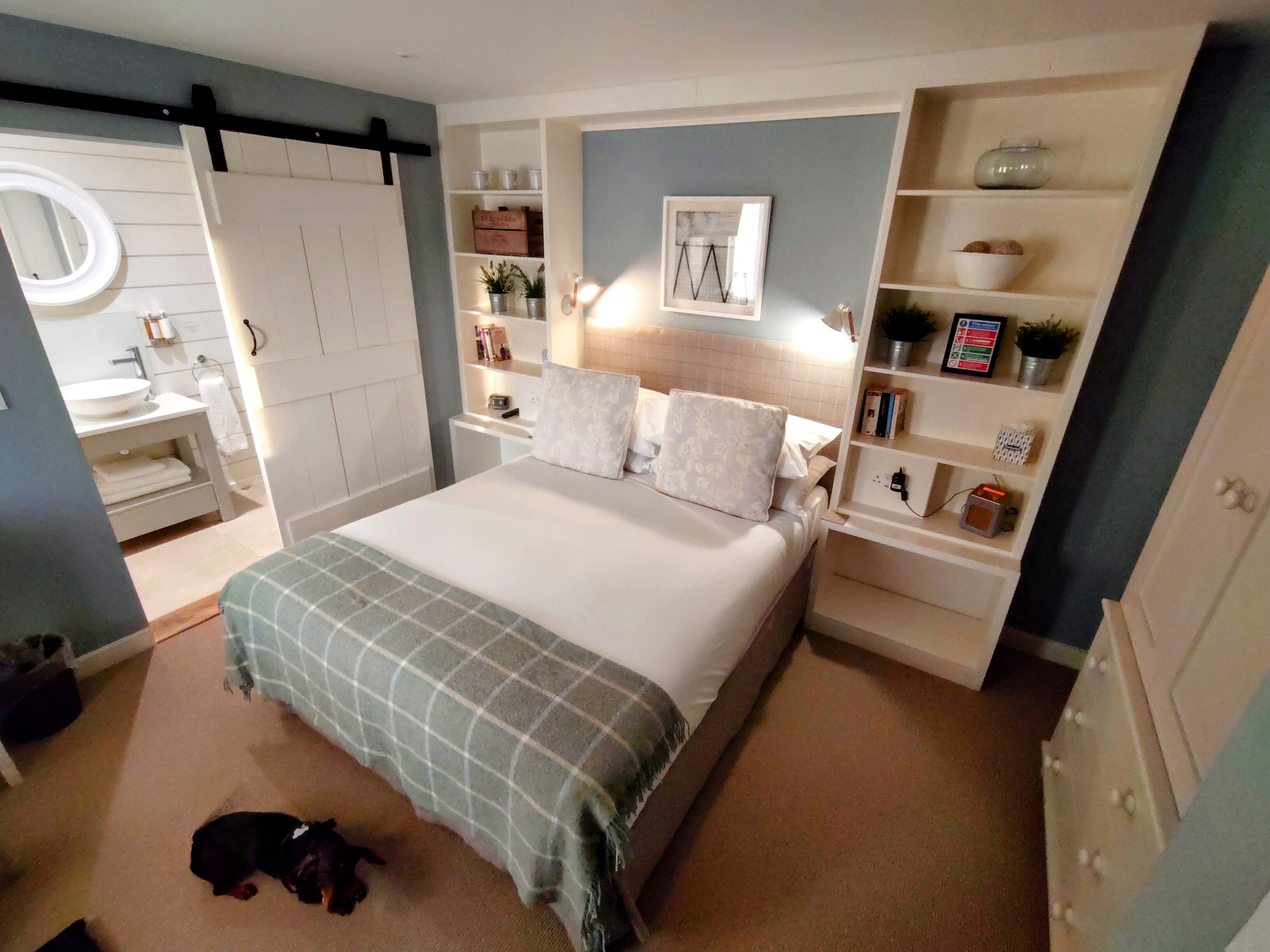 The Three Hills-客卧