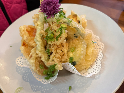 Domo Sushi Kitchen Bar