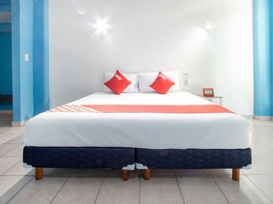 OYO Hotel Estacion, José Cardel, Parque Central Revolución