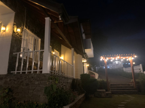 塔菲里尼酒店主图