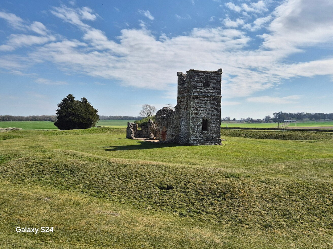 Knowlton Church and Earthworks景点图片