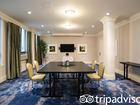 加勒瑞公园酒店主图