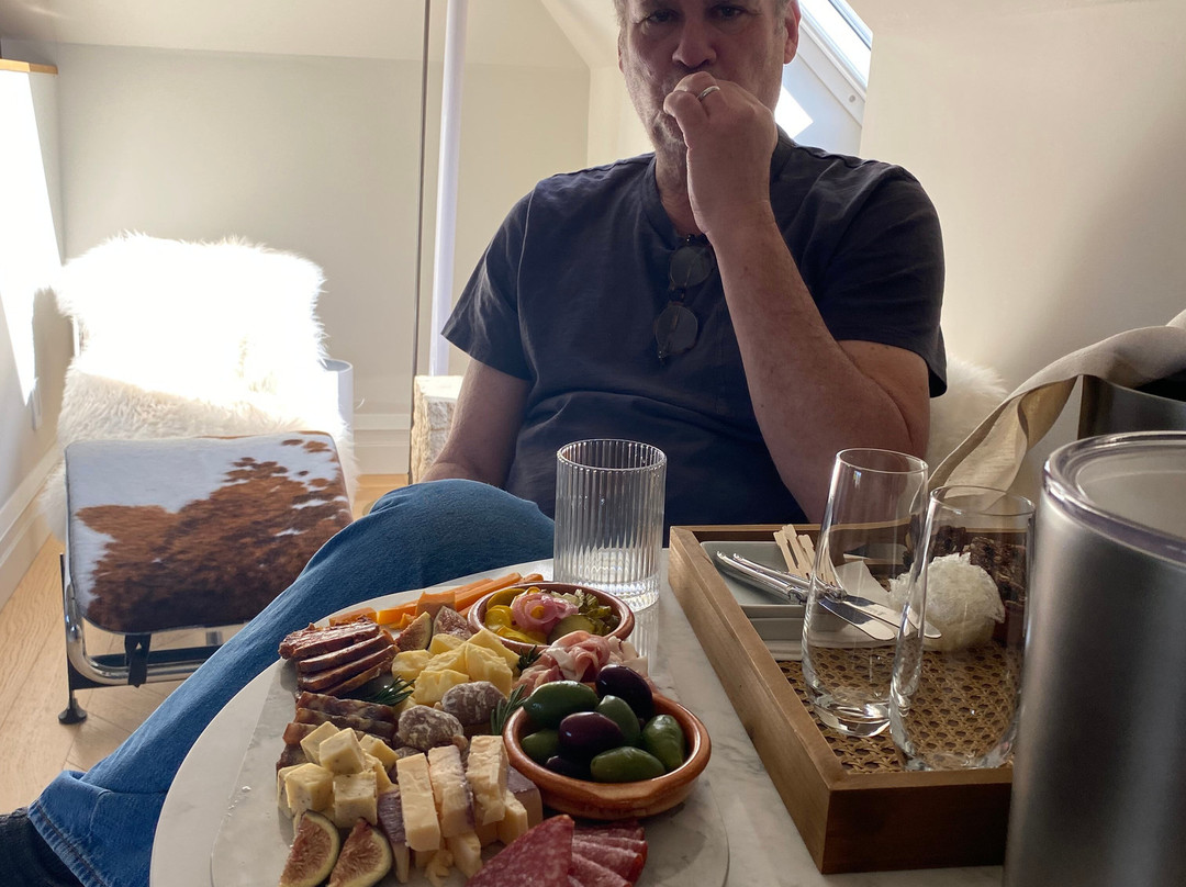 The Dover George主图