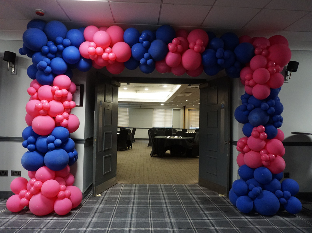 Village Hotel Swansea主图