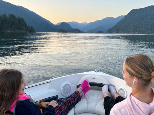 Burrard Inlet Charters & Tours-北温哥华必去景点