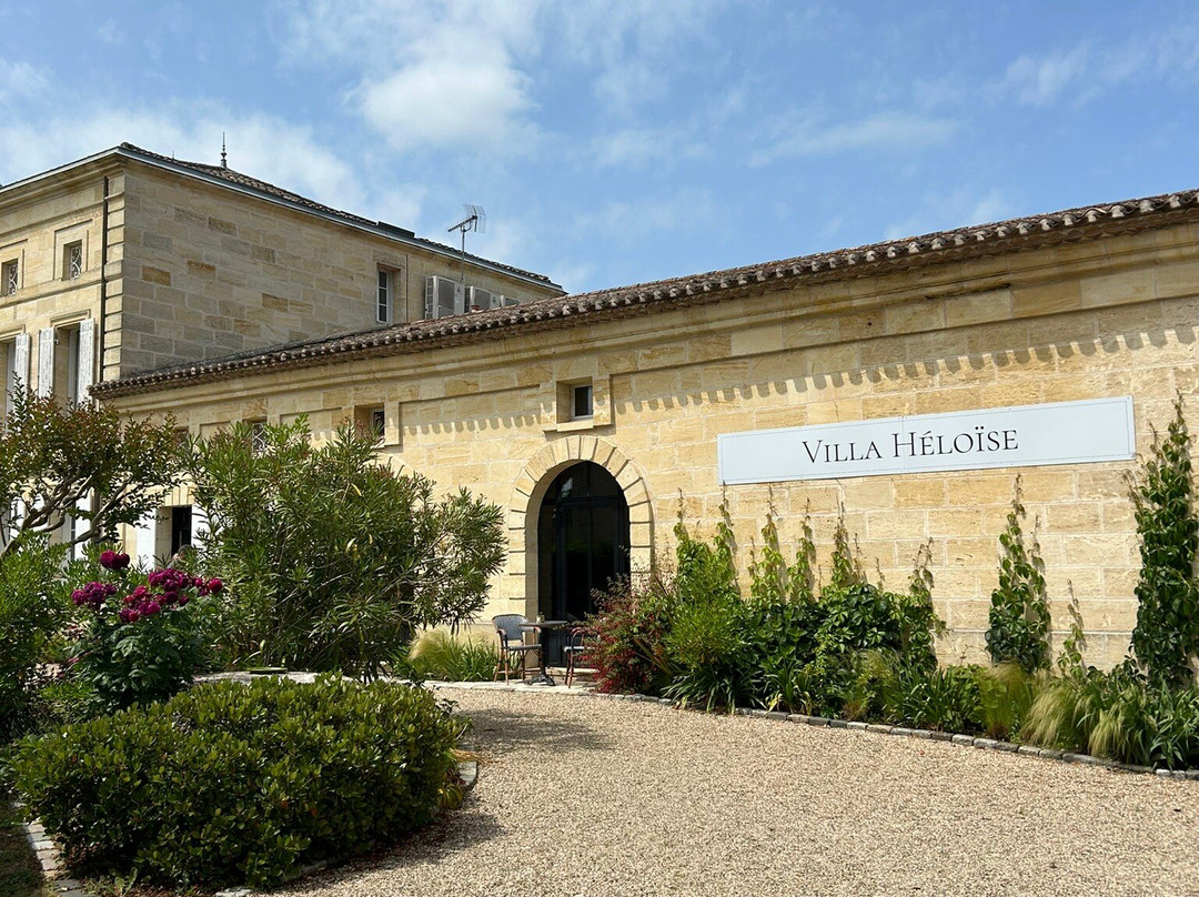 摩尔城堡酒店主图