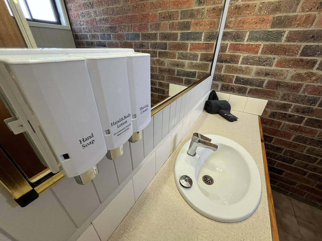 Riverland Motel主图