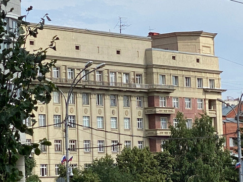 One Hundred Units House-新西伯利亚必去景点