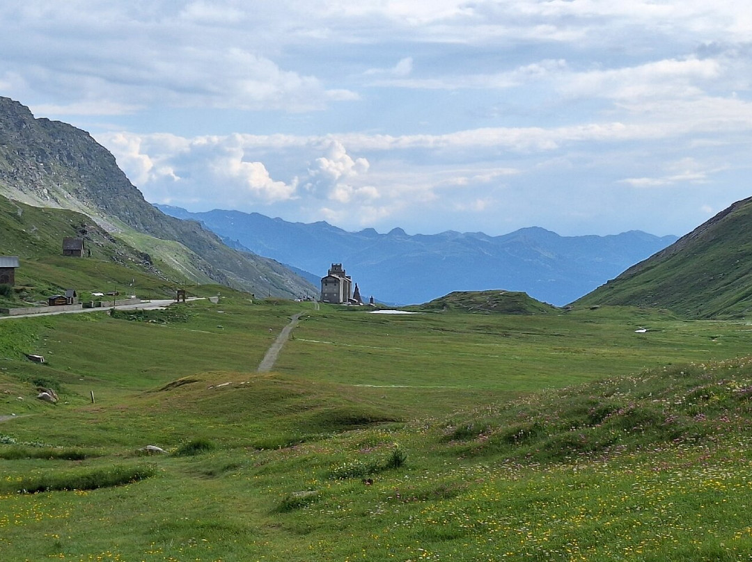 Col du Petit-Saint-Bernard-Seez必去景点