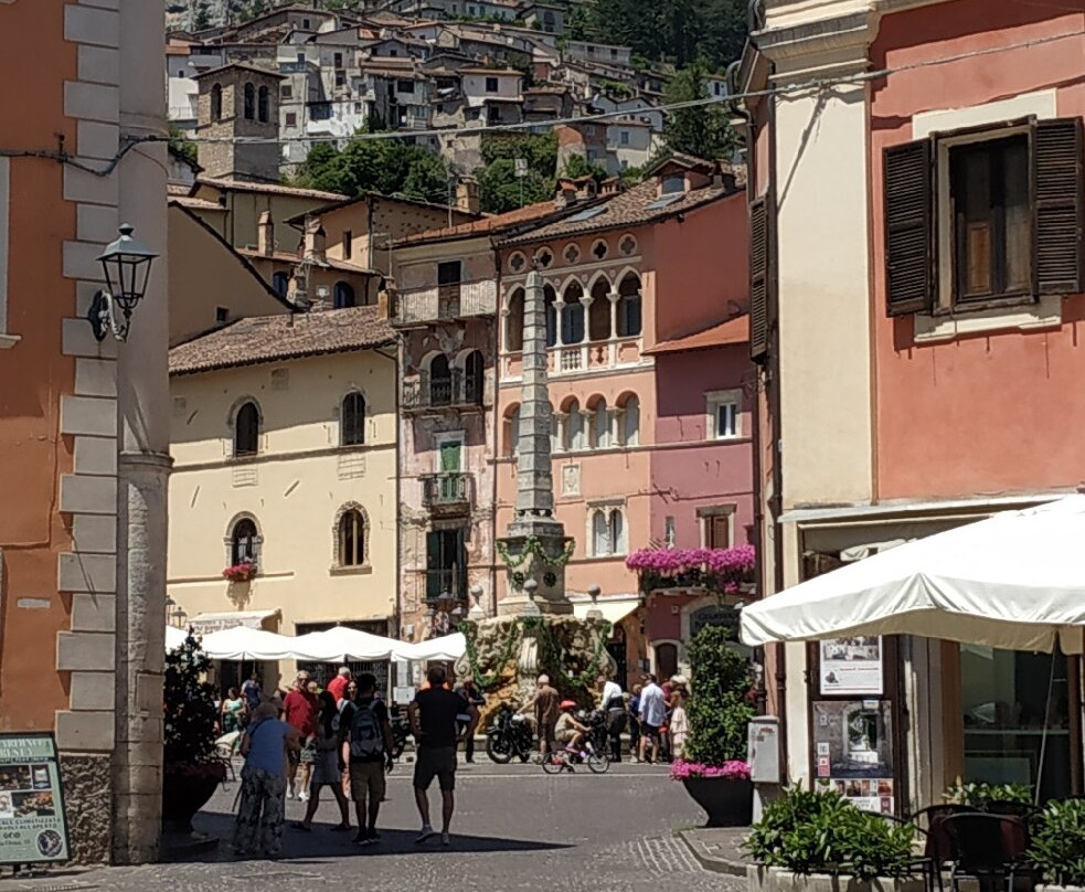 Piazza Obelisco-Tagliacozzo必去景点