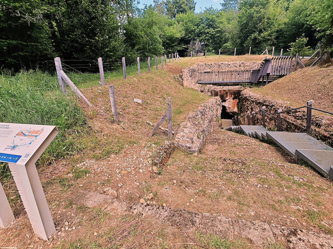 La Grand Font - Fontaine Romaine Souterraine-Le Douhet必去景点