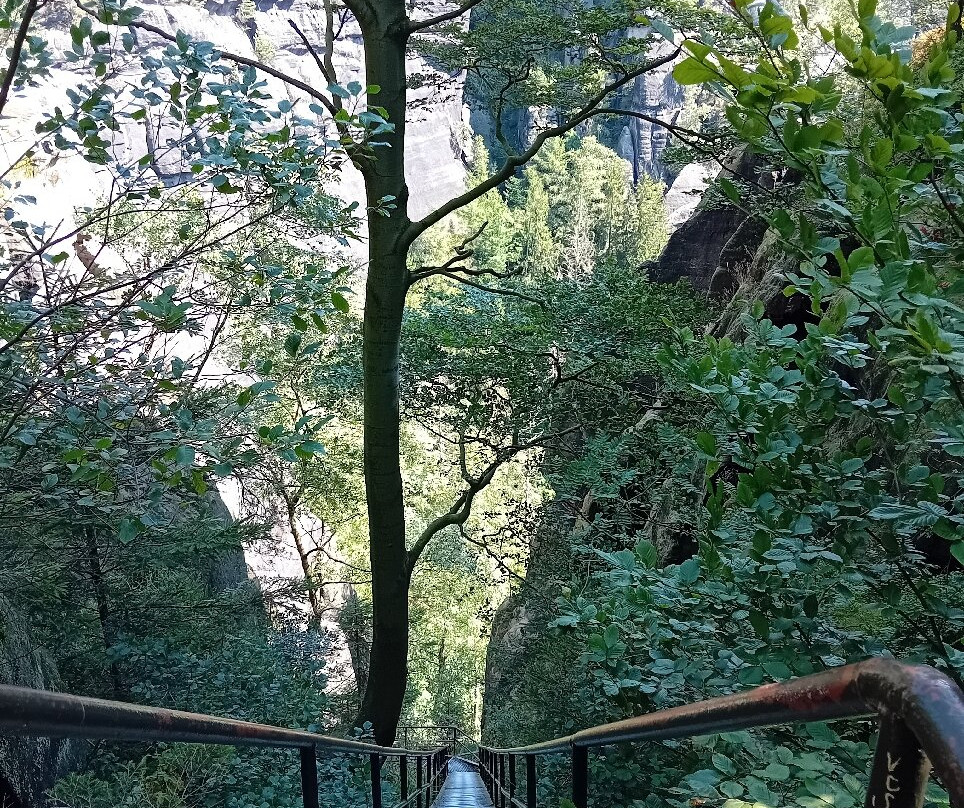 Frienstein - Idagrotte - Carolafelsen-Lichtenhain必去景点