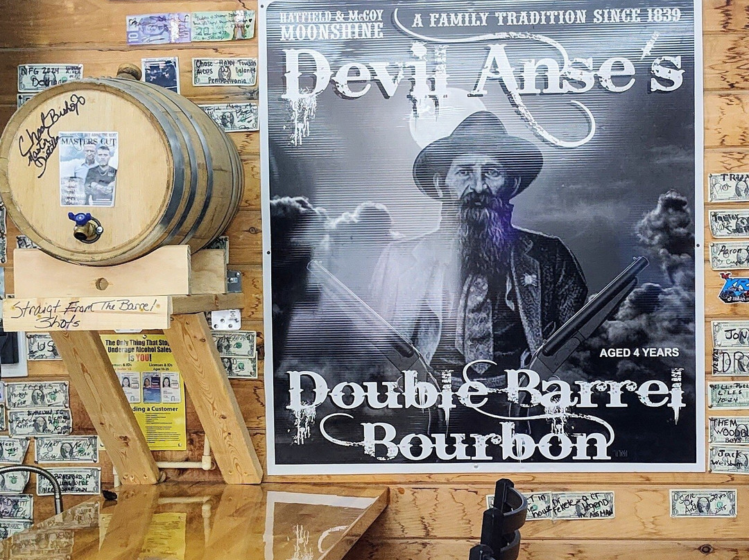 Hatfield & McCoy Moonshine-Gilbert必去景点