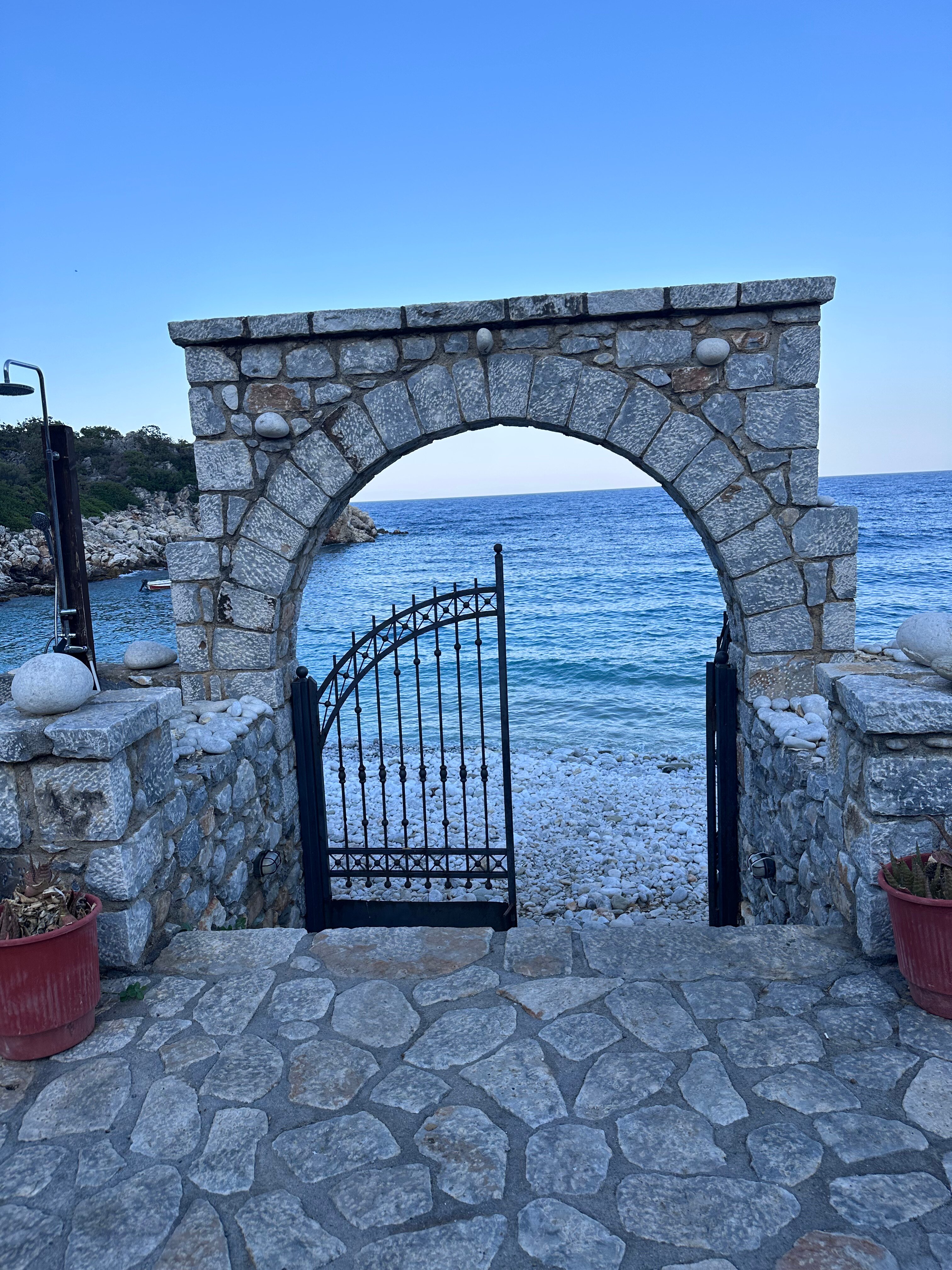 Lalloudes Seaside Accommodation-泳池