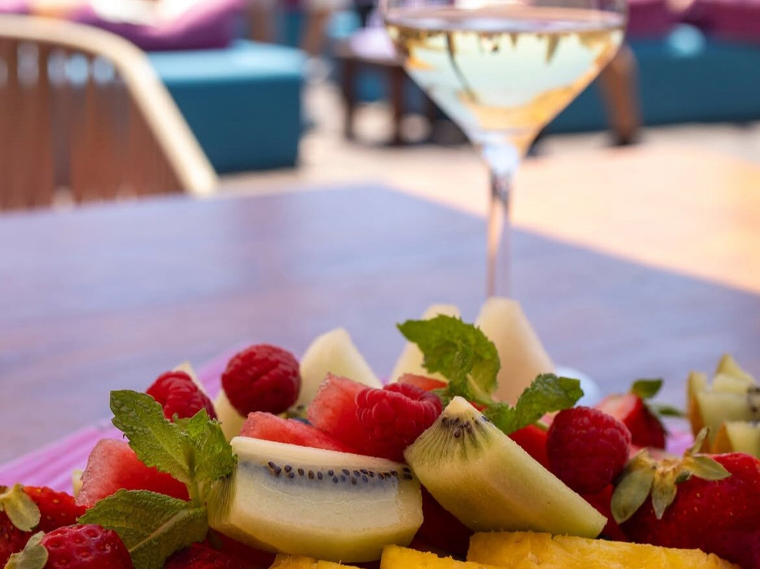 Kova Beach Club-巴努斯港必去景点