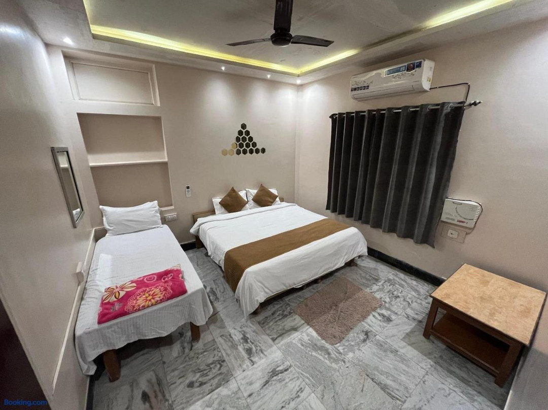 Hotel Kapish Garden