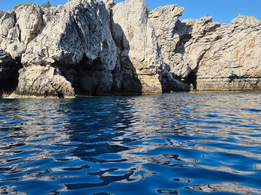 𝗕𝗹𝘂𝗲 𝗟𝗶𝗴𝗵𝘁 𝗪𝗮𝘁𝗲𝗿𝘀𝗽𝗼𝗿𝘁𝘀 𝗥𝗵𝗼𝗱𝗲𝘀-Afandou必去景点