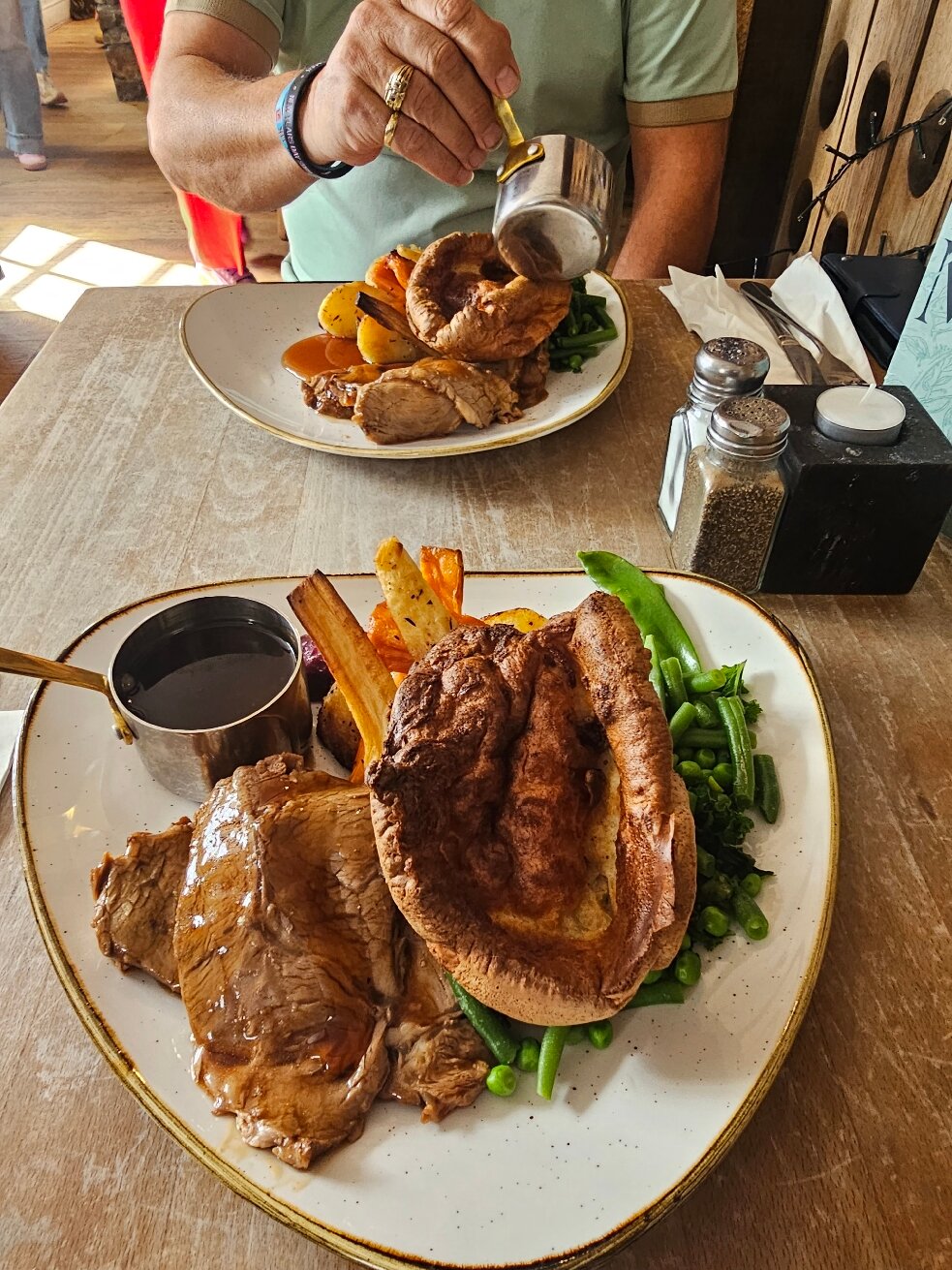 Rose and Crown-官方