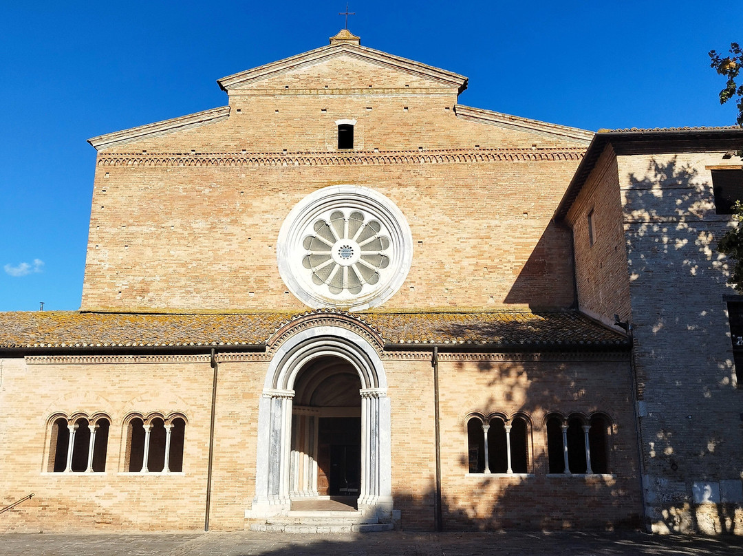 Abbazia Di Chiaravalle Di Fiastra-Urbisaglia必去景点