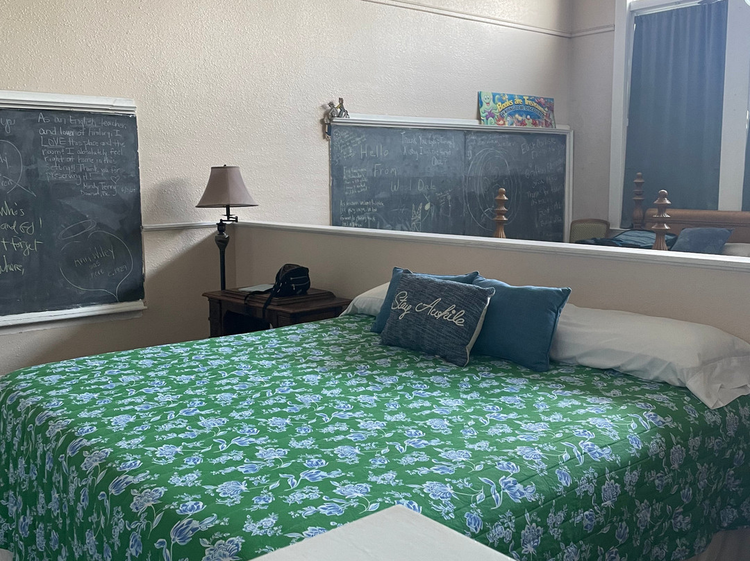 Davie School Inn主图