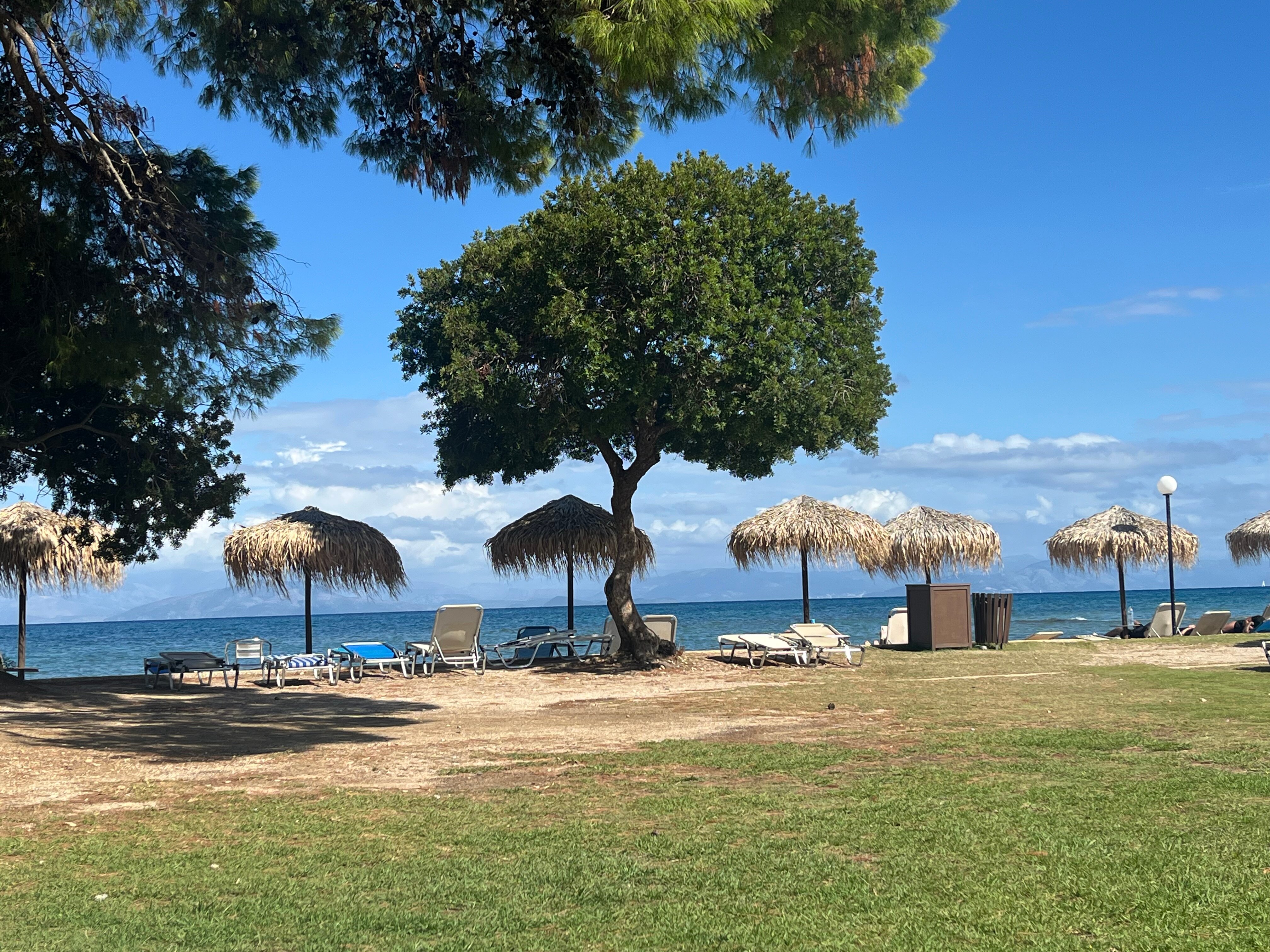 Mitsis Messonghi-泳池