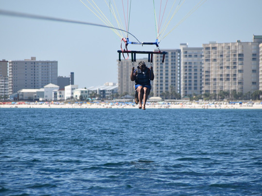 Pleasure Island Parasail-橙色海湾必去景点