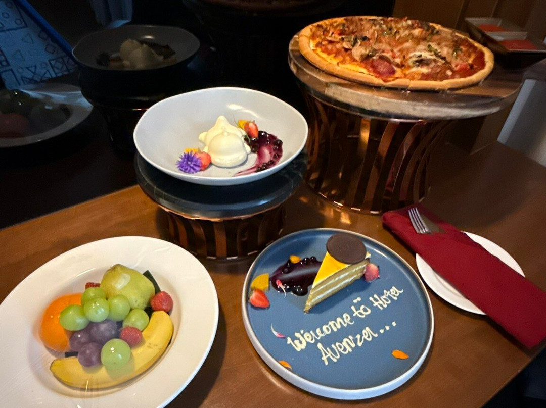 Avenzel Hotel and Convention Cibubur主图